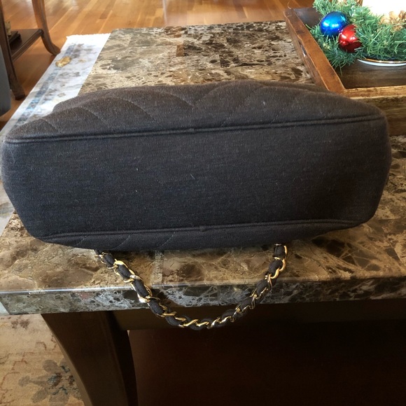 AUTHENTIC CHANEL handbag - Picture 3 of 10